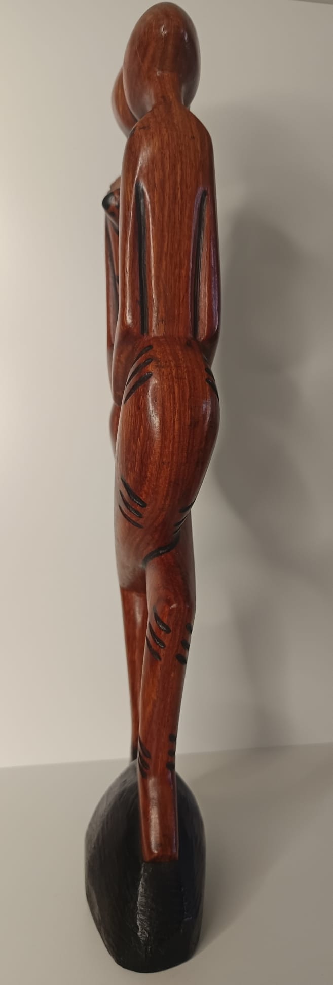 Statuette en bois "Amour et passion" (hauteur de 37cm)