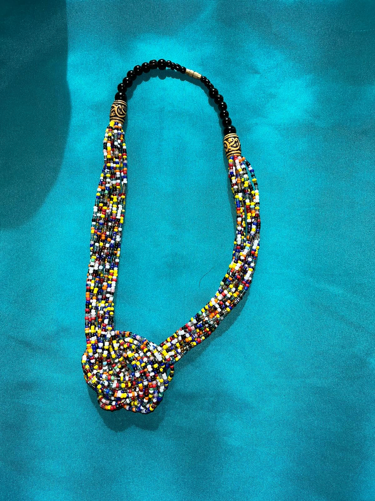 Collier multicolore (ancienne collection)