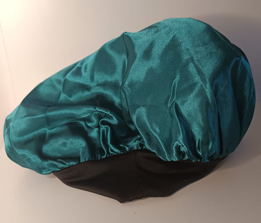 Bonnet en satin "bleu turquoise"