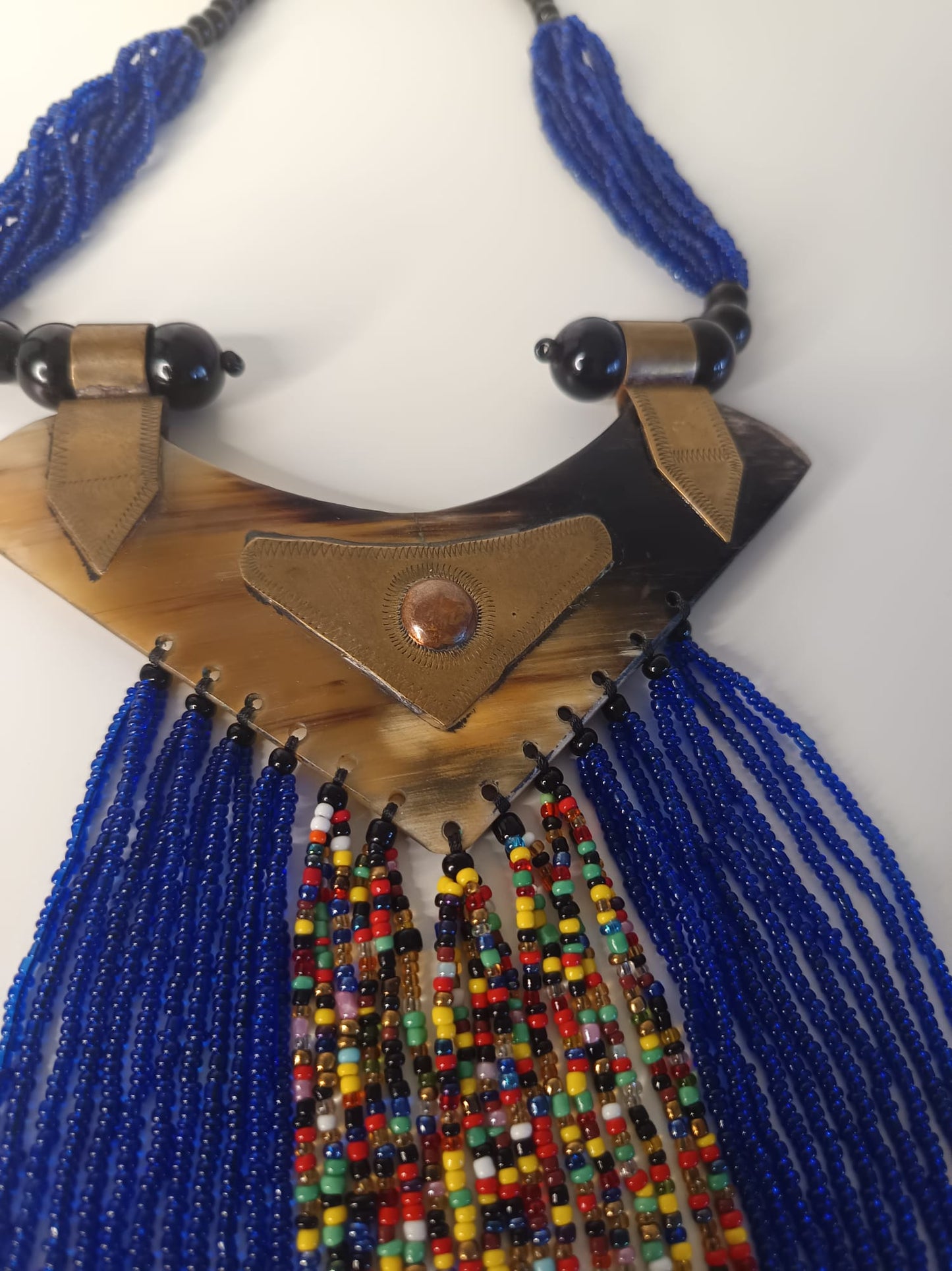 Collier "rivière de perles bleues"